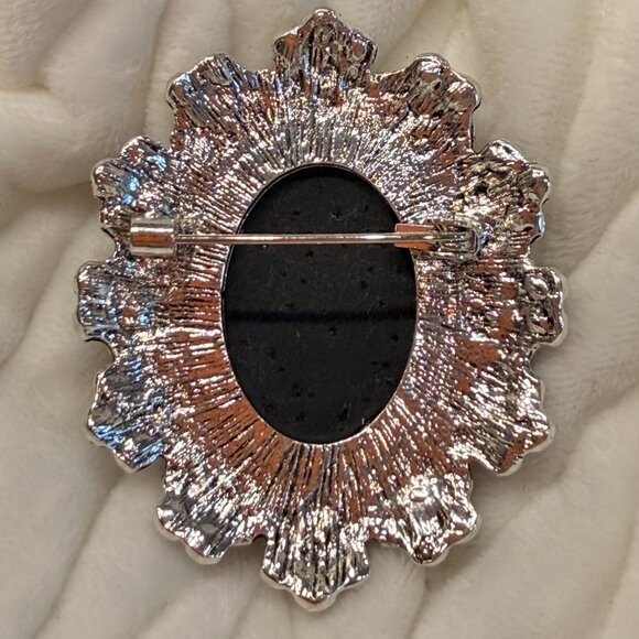 Black and blue cameo brooch with rhinestones - Picture 2 of 4